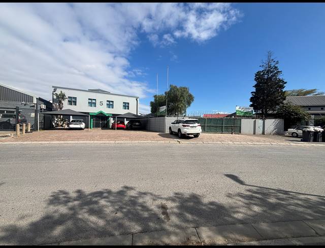 815M² WAREHOUSE TO LET IN BLACKHEATH INDUSTRIAL